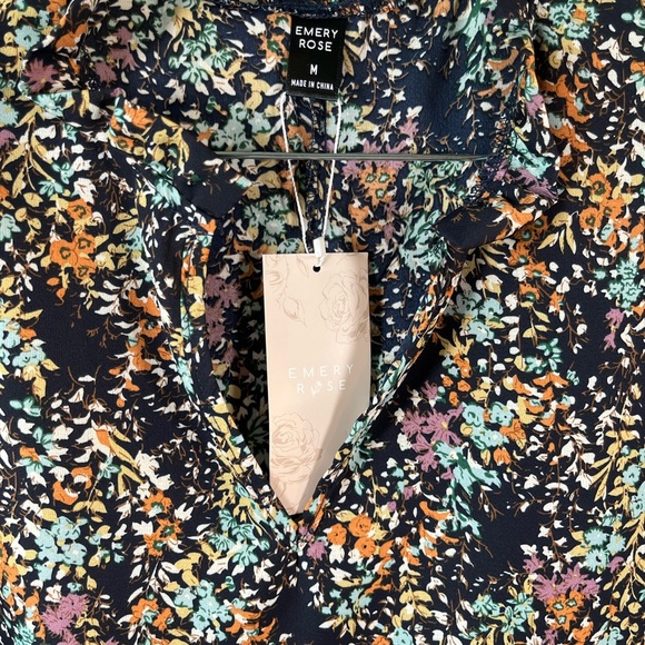 NEW EMERY ROSE TOP - Picture 2 of 9